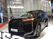 GAC E8 Diperkenalkan, Mulai Pancing Pasar MPV Hybrid 7-Seater