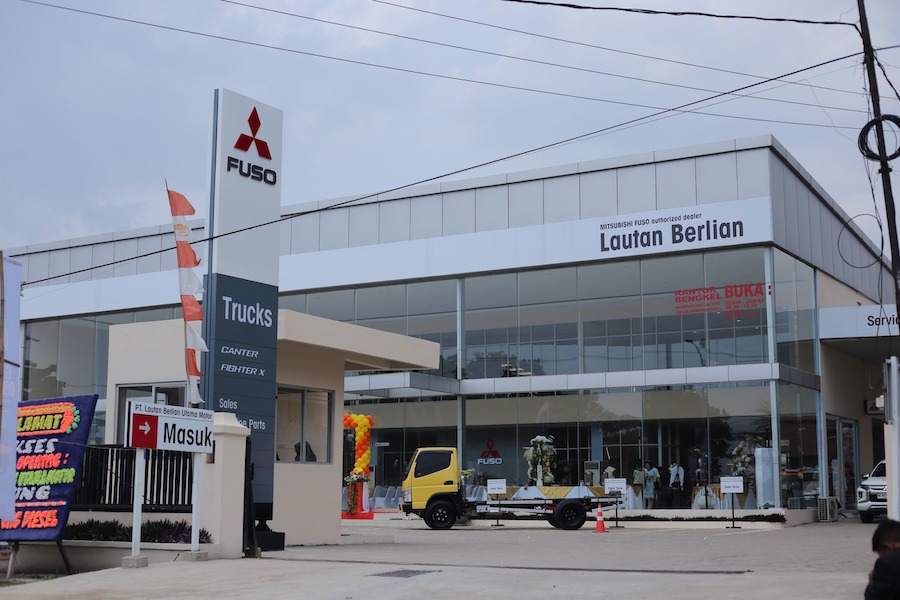 Strategi Mitsubishi Fuso Perkuat Jalur Logistik Sumatera