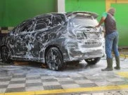 Cara Mencuci yang Salah Bisa Rusak Cat Mobil