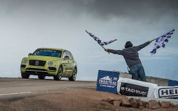 Bentley Bentayga Cetak Rekor Mobil SUV Tercepat Di Pikes Peak