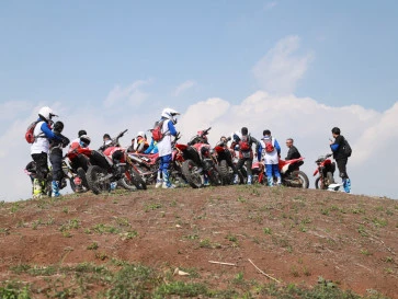 Doyan Enduro Pakai Motor? Ini Saran dari Instruktur Keselamatan