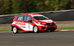 Alvin Bahar Sabet Podium Juara Balap 1600 Max