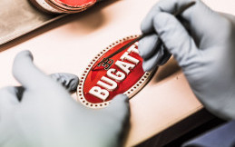 Bugatti Ungkap Rumitnya Proses Pembuatan Logonya