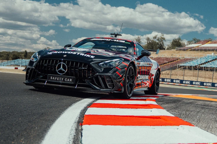 Safety Car F1 Terbaru Mercedes-AMG GT 63 PRO Debut di F1 Hongaria 2026