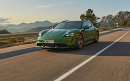 Porsche Taycan Cross Turismo, Berani Main Off-Road