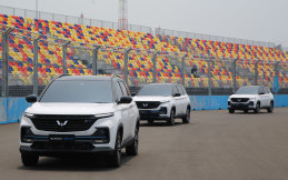 Wuling Almaz Hybrid Jadi Salah Satu Mobil Paling Populer di Internet
