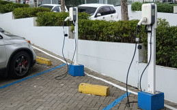 Ngecas Baterai Kendaraan Listrik dan Kumpul Komunitas Otomotif, Tempat Ini Bisa Jadi Pilihan