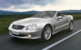 Pesona Mercedes-Benz SL R230: Dari Roadster ke Coupe