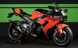 Kawasaki ZX-10RR dengan Livery Spesial Dilelang, Berminat?