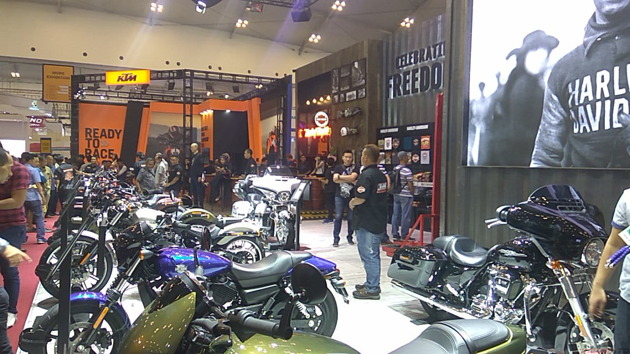Asyiikk, Beli Harley-Davidson di GIIAS Enggak Pakai Bunga