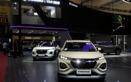 Pilihan Mobil Hybrid Suzuki Cocok Buat yang Cari Irit, Lengkap dengan Harganya