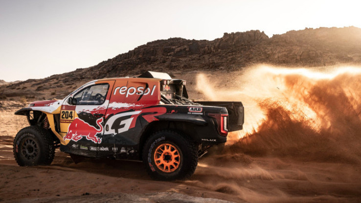 Toyota Gazoo Racing W2RC Unjuk Gigi, Memimpin Rally Dakar 2026