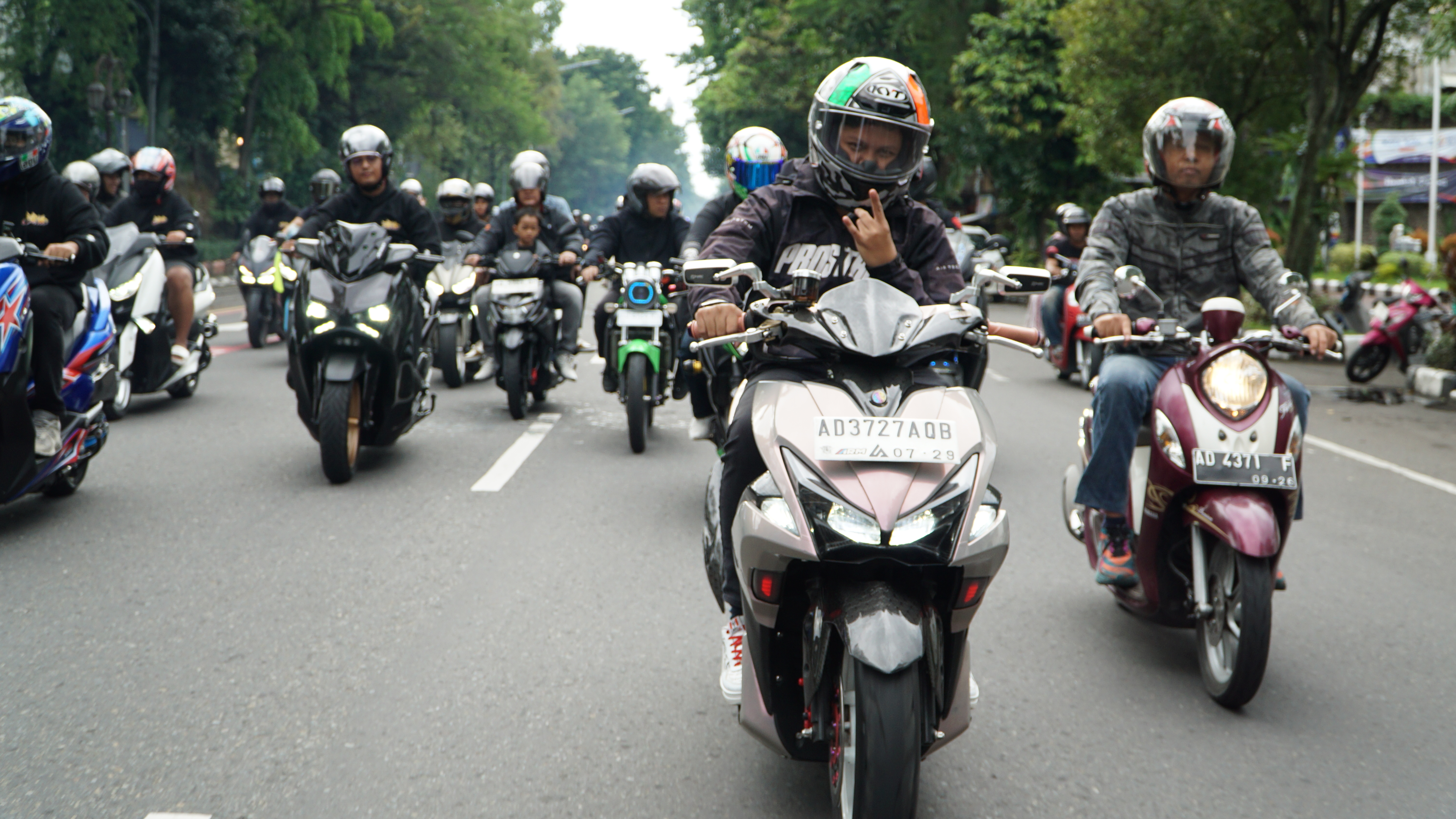  Komunitas Motor Diajari Merawat Motor Agar Performa Tetap Optimal