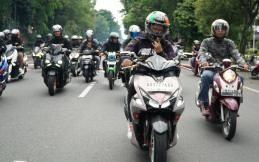  Komunitas Motor Diajari Merawat Motor Agar Performa Tetap Optimal
