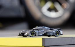 Miniatur Peugeot 9X8 Balap Endurance Resmi Dijual Rp1,32 Juta