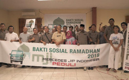 Berbagi Tanpa Batas, Mercedes Jip Indonesia Gelar Baksos Serentak di 10 Lokasi