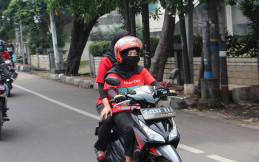 Sambut Hari Kartini, Honda Kampanyekan Keselamatan Berkendara ke Pengendara Motor Wanita 