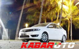 Cara Mudah Merawat Mobil Berkelir Putih