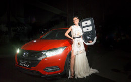 Menang Ajang Pencarian Bakat, Model Baru Ini Dapat Mobil Honda 