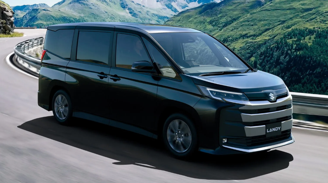 Suzuki Hadirkan MPV Pintu Geser dengan 8 Penumpang, Rp400 Jutaan