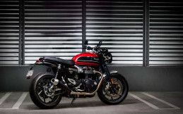 Video Triumph Speed Twin 1200