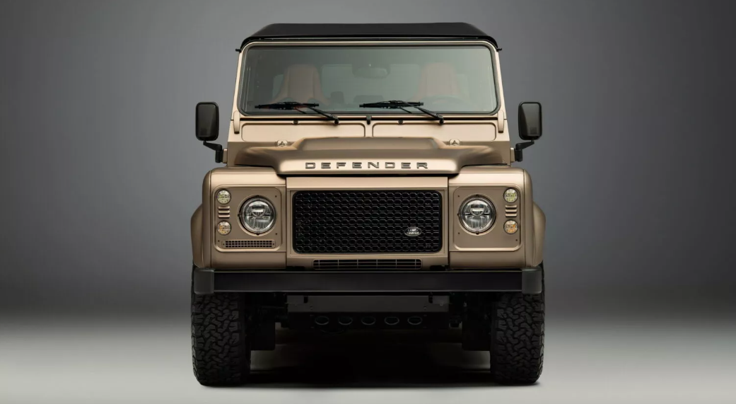 Land Rover Classic Tawarkan Defender V8 dengan Warna Octa, Harga Tembus Rp3,7 Miliar
