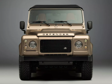 Land Rover Classic Tawarkan Defender V8 dengan Warna Octa, Harga Tembus Rp3,7 Miliar
