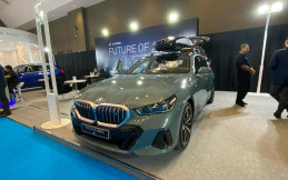 Tiga Mobil Listrik Termahal di PEVS 2025, Harganya Tembus Miliaran Rupiah