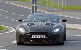 Aston Martin Next Vanquish Saingan Ferrari 812