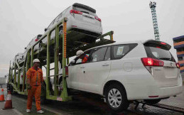 Bantu Pasien Covid-19, Toyota Serahkan 300 Tabung Oksigen ke Rumah Sakit