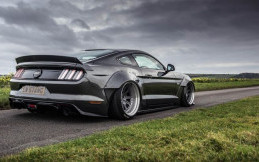 Tuner Jepang Liberty Walk Rombak Ford Mustang Jadi Makin Gambot