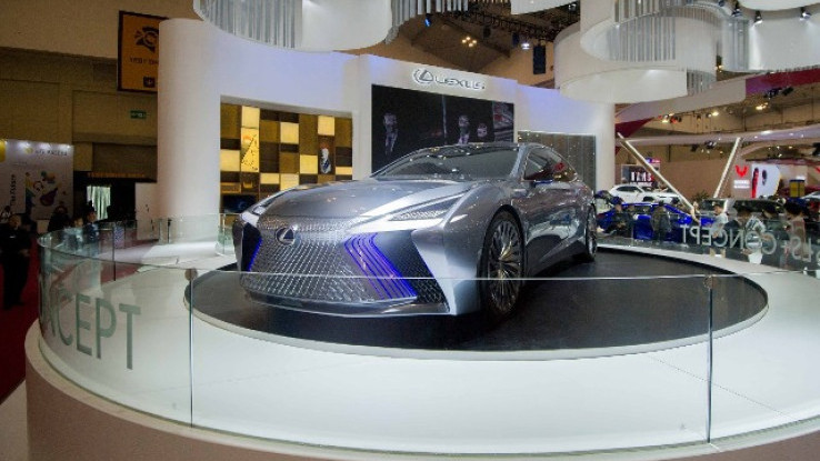 Lexus LS+ Ini Bisa Melintas di Jalan Tanpa Pengemudi 