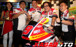Logo Antangin dan Federal Oil Terpasang di Motor Jorge Navarro 