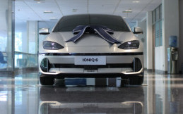 Dua Konsumen Hyundai Ini Beruntung, Dapat Ioniq 6 Langsung Dikirim ke Rumah