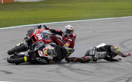 Kaget Disalip Petrucci, Zarco Jatuh Bareng Dovizioso