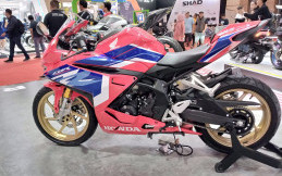 Galeri Foto Honda CBR250RR SP Quick Shifter