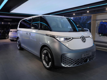 Volkswagen Luncurkan VW ID. Buzz BOZZ White Signature Edition 