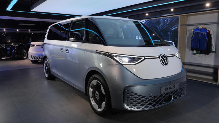 Volkswagen Luncurkan VW ID. Buzz BOZZ White Signature Edition 
