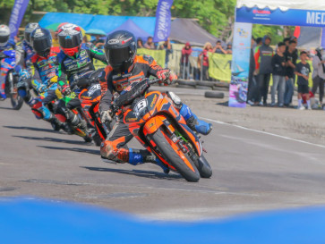 Motor 2T dan Balap, Lebih Baik Gunakan Pelumas Full Synthetic
