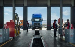Kurangi Polusi Hingga 90 Persen, Ini Senjata UD Trucks Tembus Euro4 di Indonesia