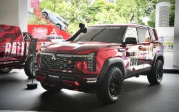 Mitsubishi Pajero Generasi Kelima Pamer Livery AXCR 2026