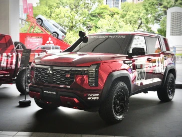 Mitsubishi Pajero Generasi Kelima Pamer Livery AXCR 2026