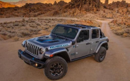 Jeep Targetkan 70 Persen Penjualan Mobil Listrik Tahun 2025