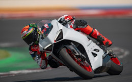 Ducati Panigale V2 Hadir dengan Kelir White Rosso 