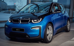 BMW Rayakan 100 Ribu Penjualan Kendaraan Listrik Sepanjang 2017
