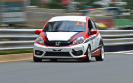 Baru 17 Tahun, Amato Rudolf Juara Honda Brio Speed Challenge 2019
