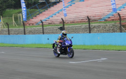 Pakai Motor Sport Fairing? Begini Cara Perlakukan Saat Terabas Hujan