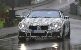 Pesona BMW M8 Convertible 2019 Tandingan Mercedes S63