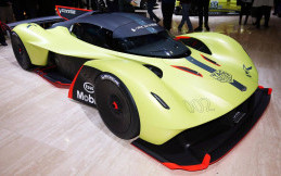 Aston Martin Valkyrie AMR Pro Habis Terjual