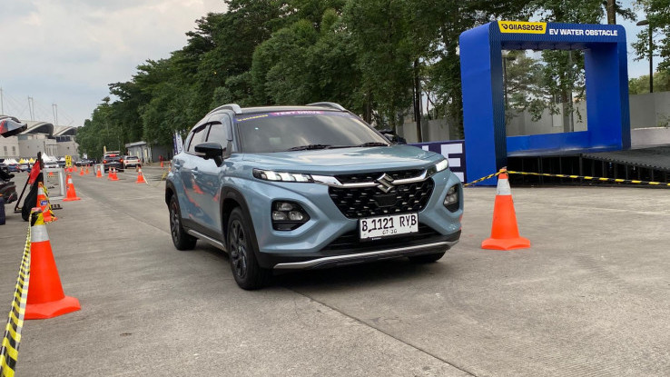 Asyiknya Bermanuver dengan Suzuki Fronx di Area Test Drive GIIAS 2025
